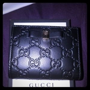 Authentic Gucci signature card case